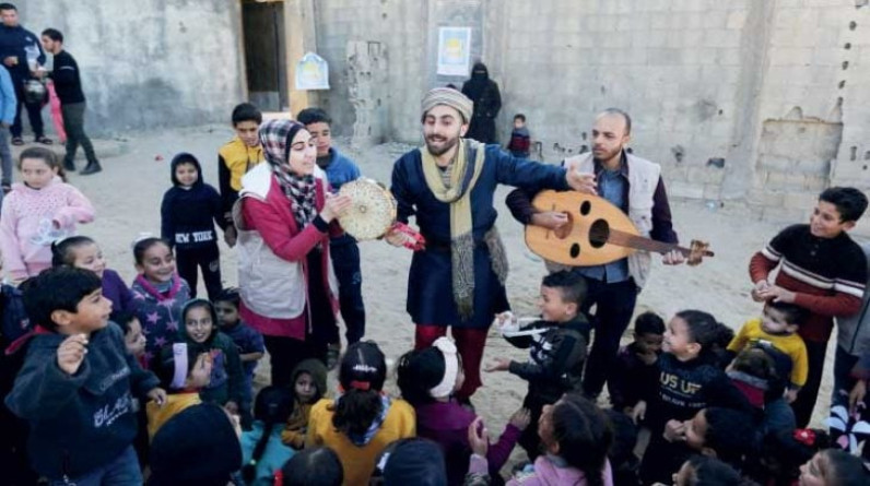 «علي بابا» الفلسطيني في مهمة لإسعاد أطفال غزة